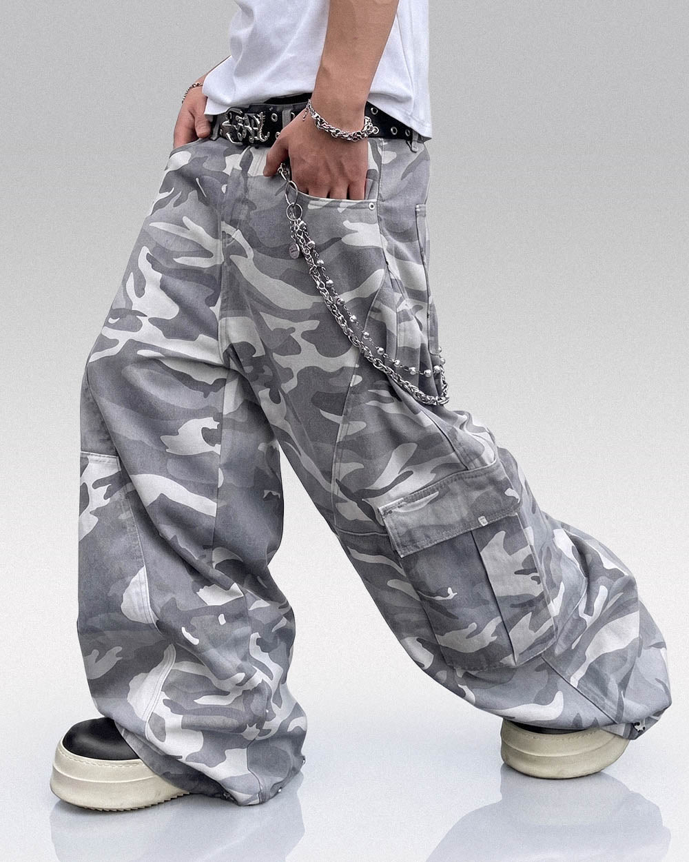 Baggy camo trousers ’Komoro’