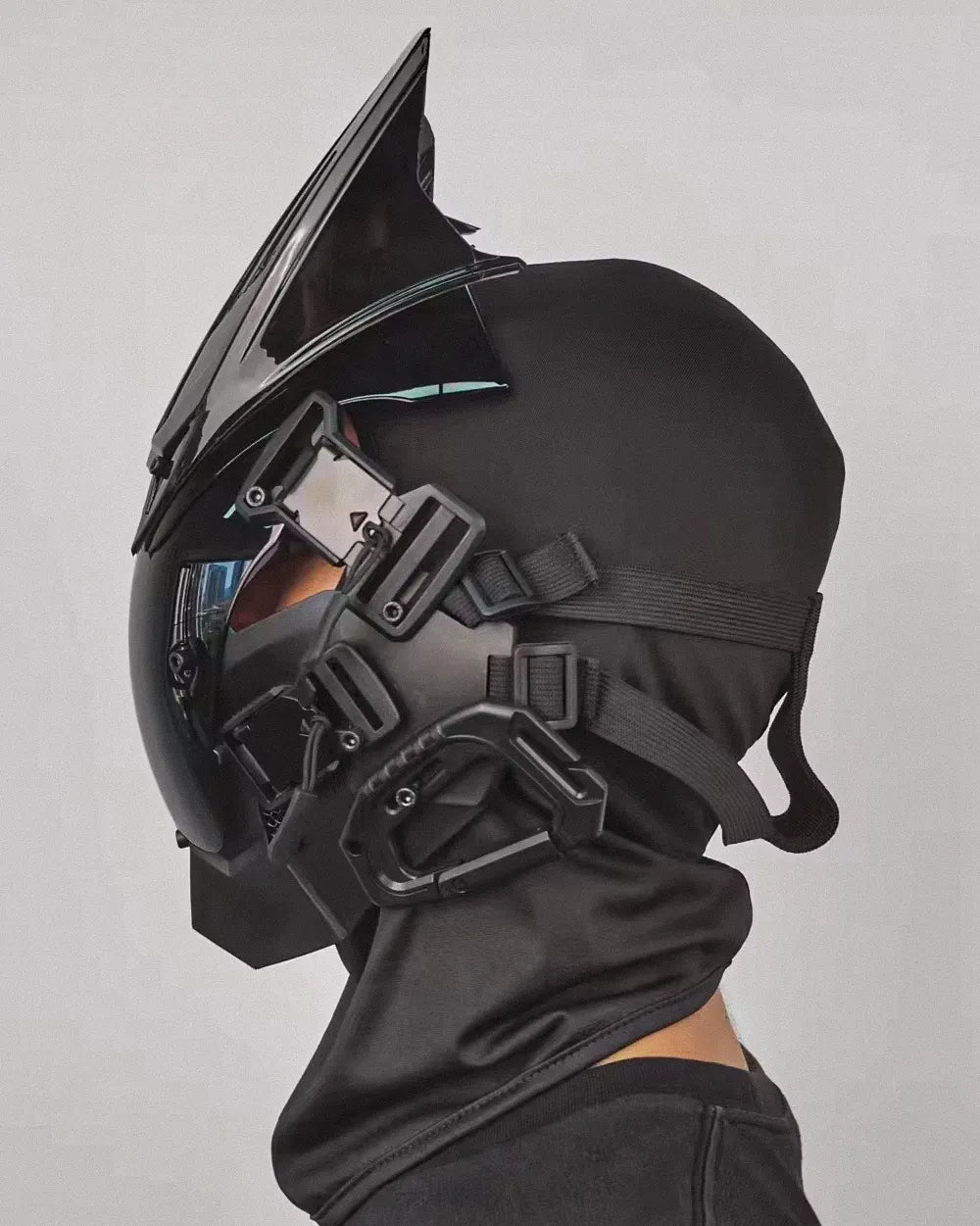 Cyberpunk Helmet ’Nagaka’