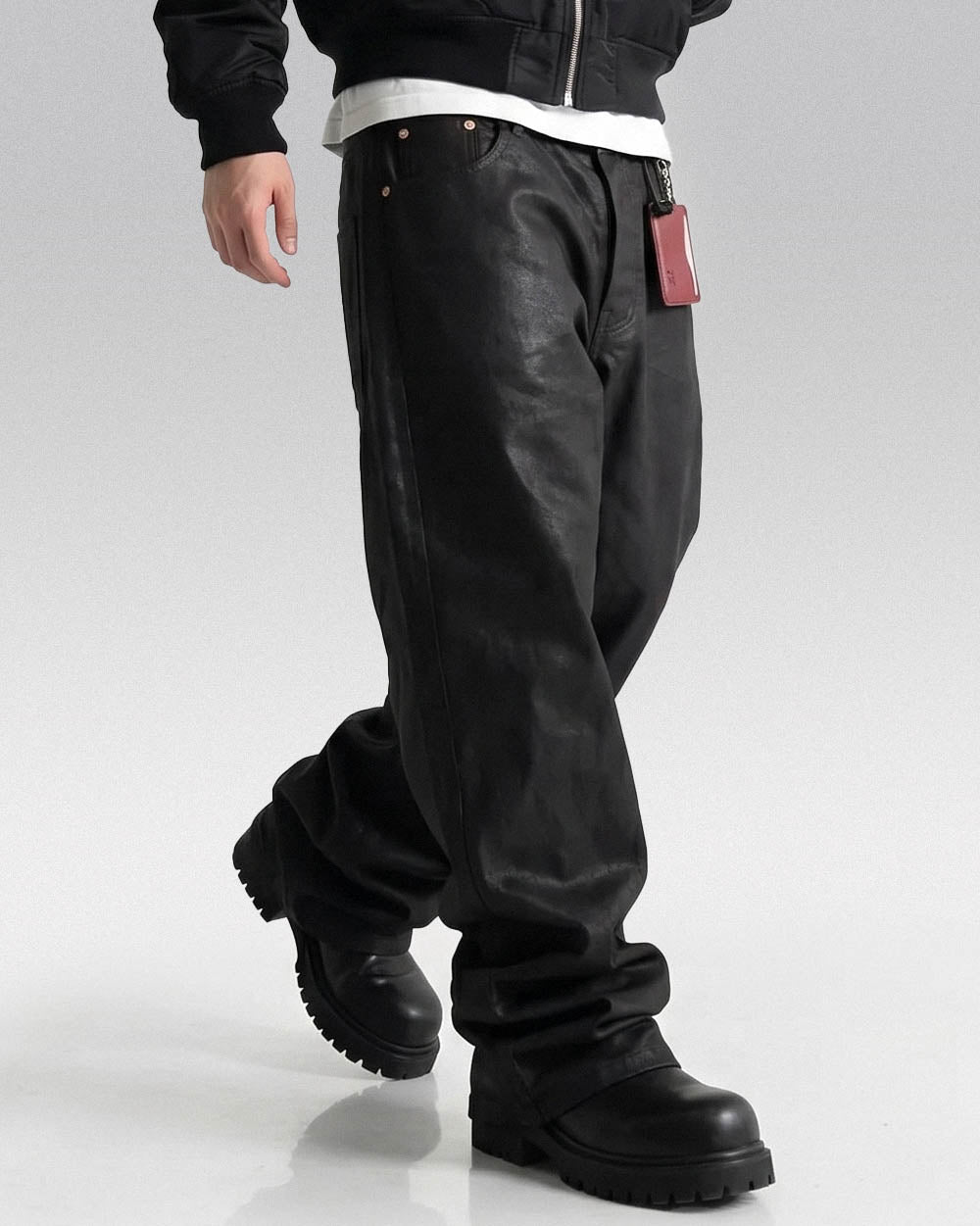 Wax coated jeans ’Nomi’