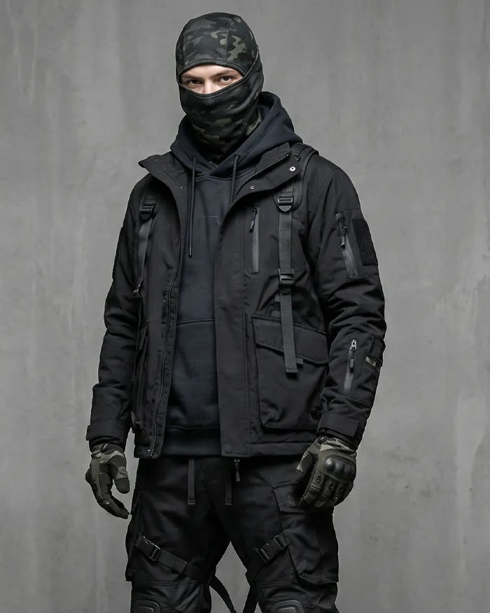 man wearing the Camo Balaclava Mask "Zenon"