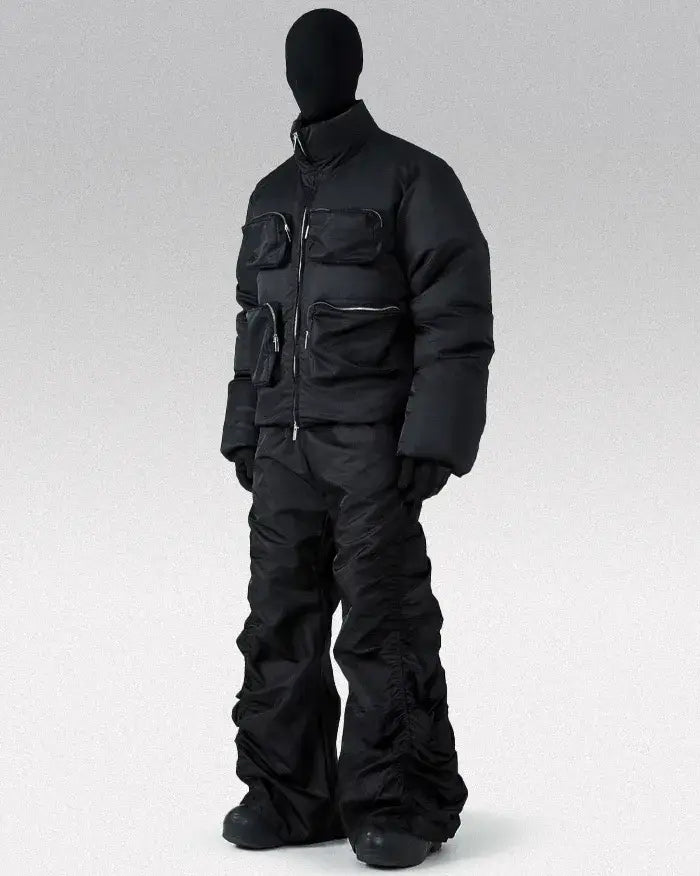 man wearing the Techwear puffer jacket "Nazawa"