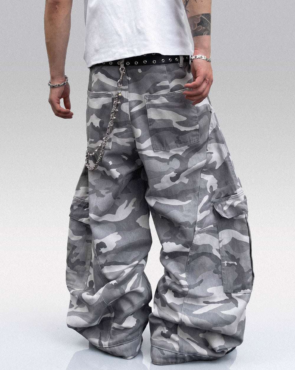 Baggy camo trousers ’Komoro’