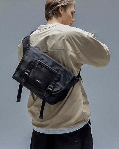 Black messenger bag ’Tome’ - TECHWEAR STORM™