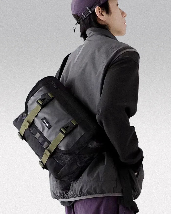 Functional messenger bag ’Iwanu’ - TECHWEAR STORM™