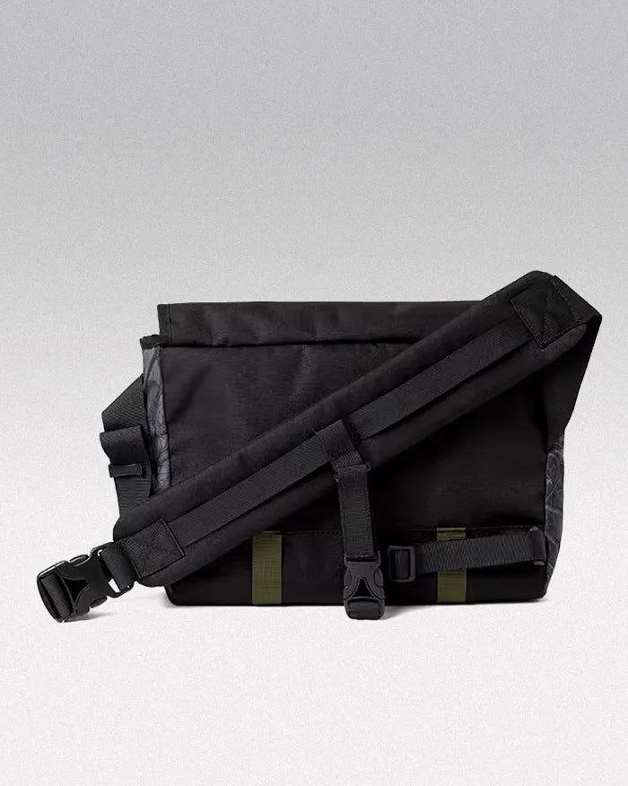 Functional messenger bag ’Iwanu’ - TECHWEAR STORM™