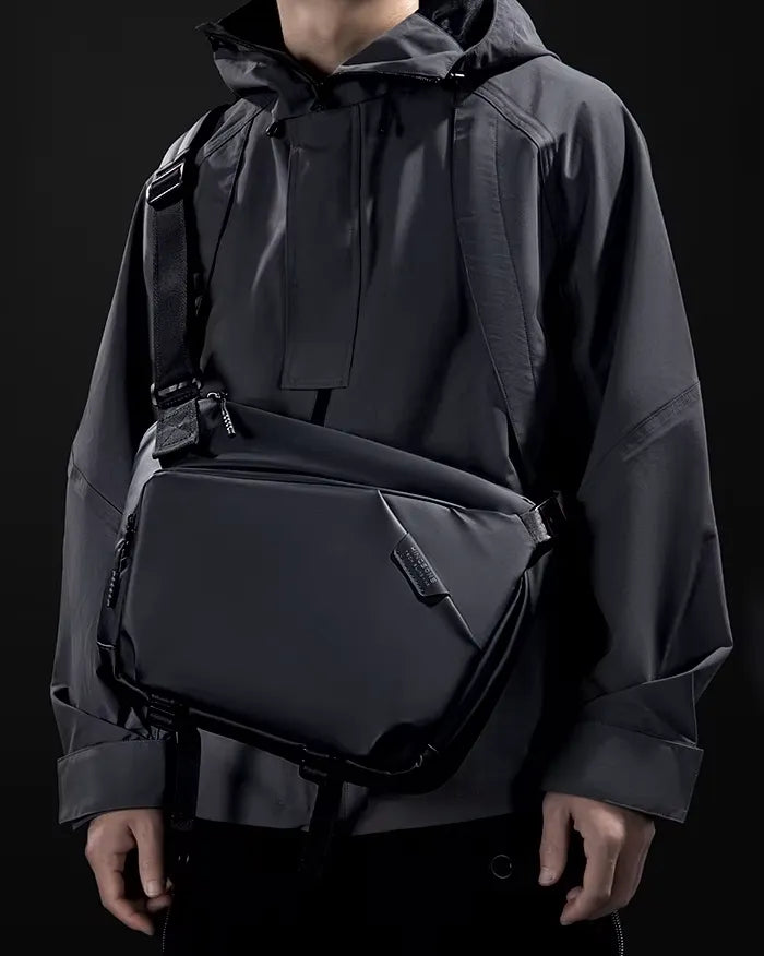 Messenger bag black ’Higarashi’ - TECHWEAR STORM™