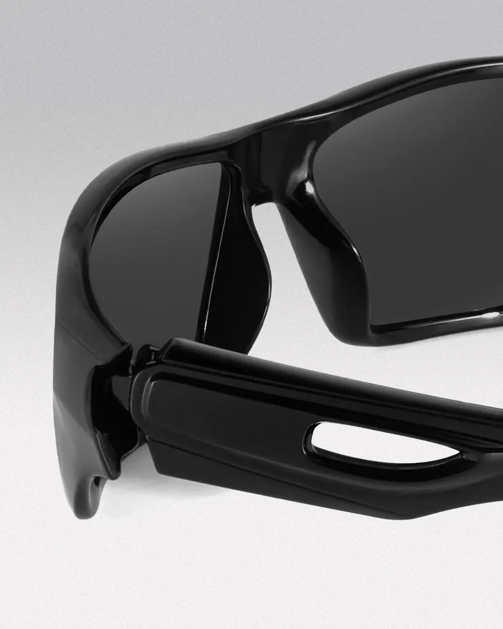 Polarized Techwear Sunglasses ’Vega’