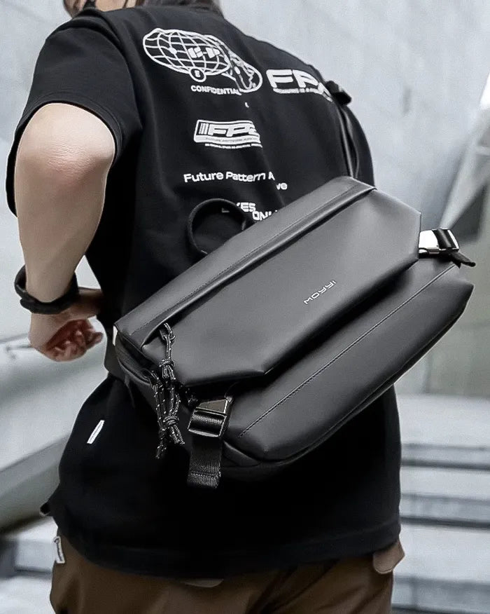 Streetwear messenger bag ’Shio’ - TECHWEAR STORM™