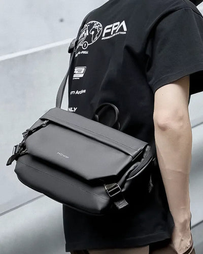 Streetwear messenger bag ’Shio’ - TECHWEAR STORM™