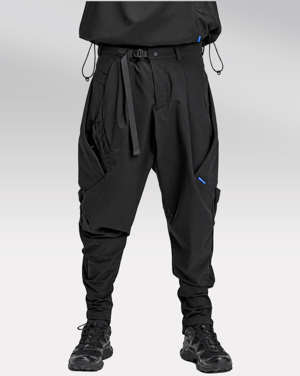 Techwear trousers "Kaoru" in black, view 2