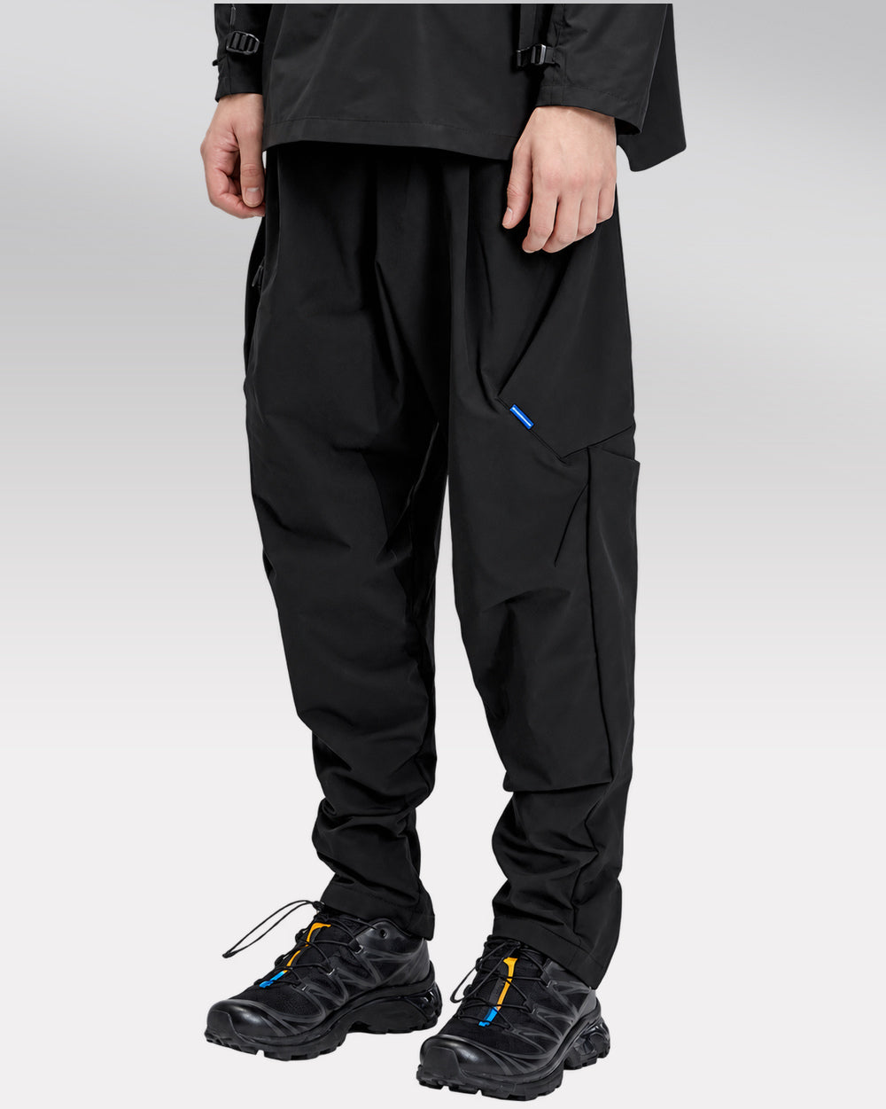 Techwear trousers "Kaoru" in black, view 3