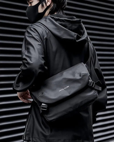 Waterproof messenger bag ’Shiroishi’ - TECHWEAR STORM™