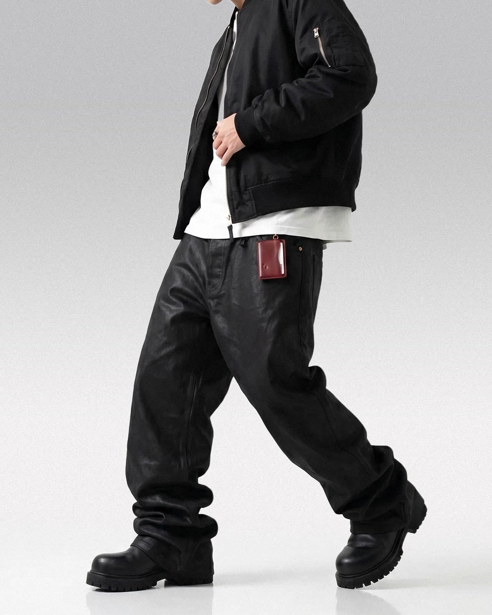 Wax coated jeans ’Nomi’