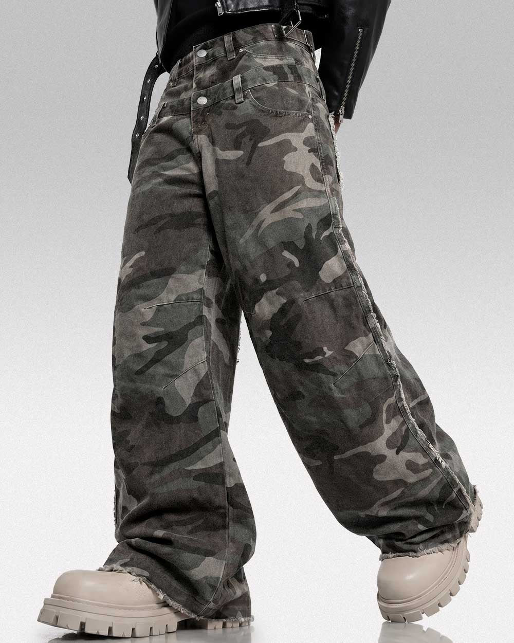 Y2k camo pants 