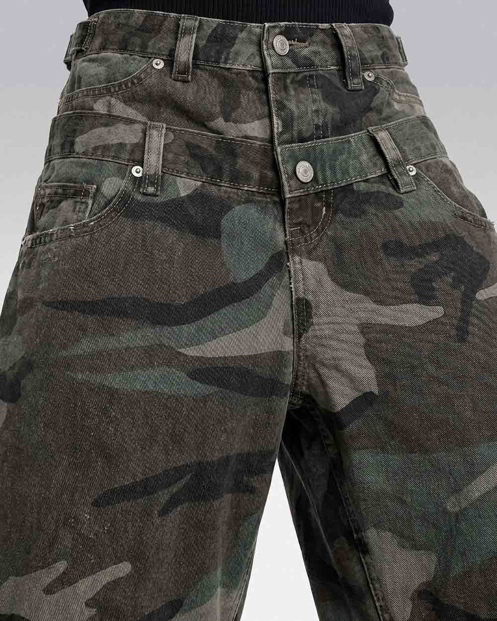 Y2k camo pants 